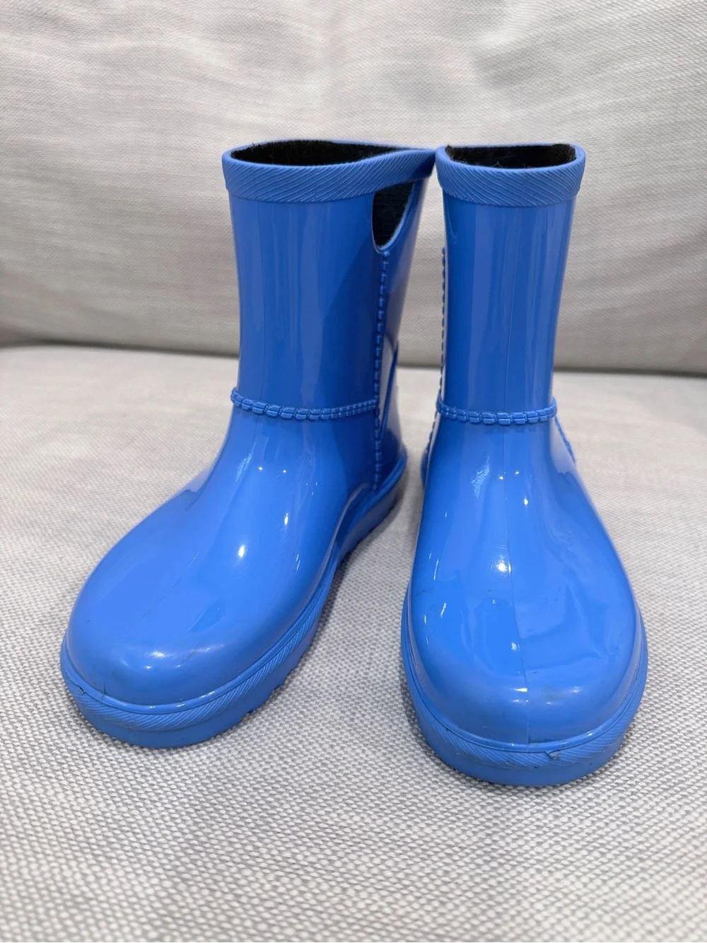 UGG bright blue